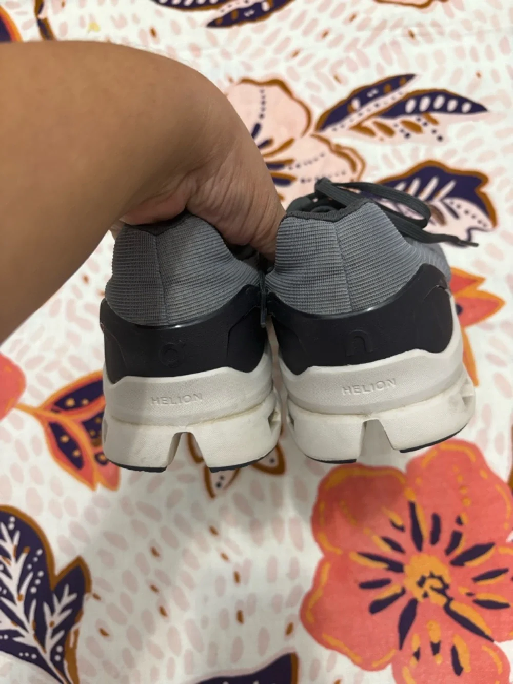 On Cloudstratus Fossil/Midnight Pre-Owned